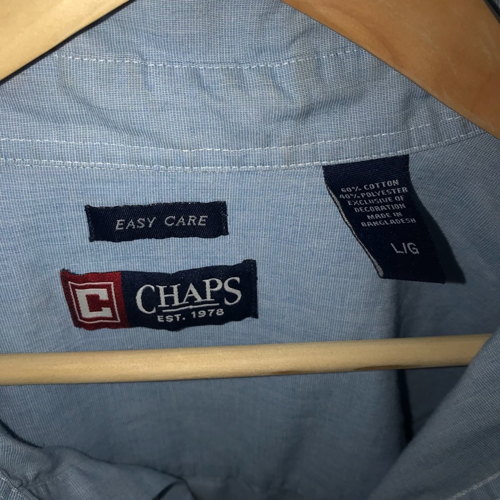 Button down - Picture 3 of 3